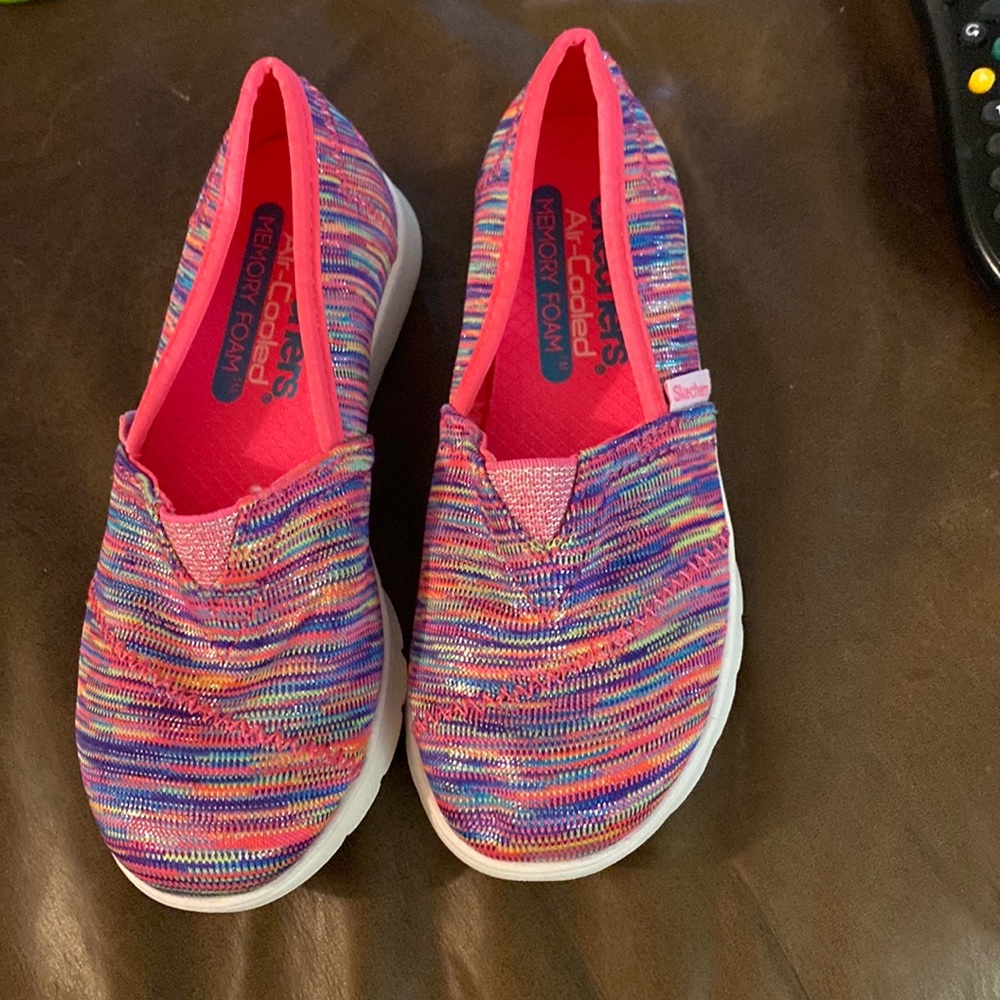 New toddler sketchers